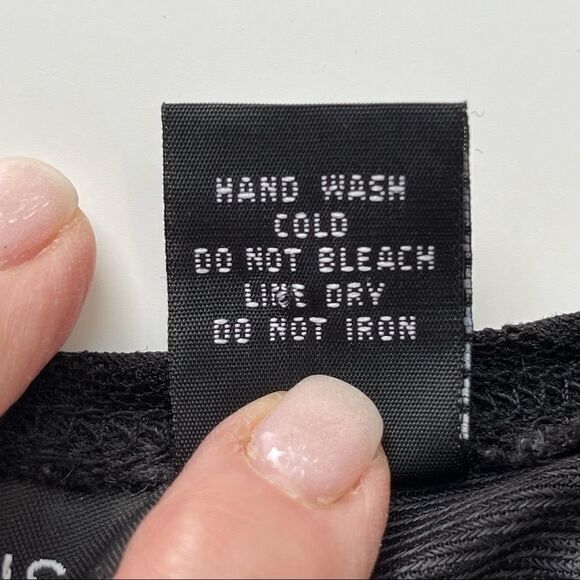 Impressions Black Velvet and Lace Sleeveless Top - Picture 5 of 8